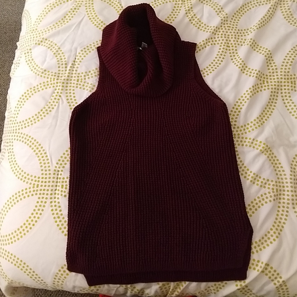 Sleveless Cable Knit Cowl Neck Sweater